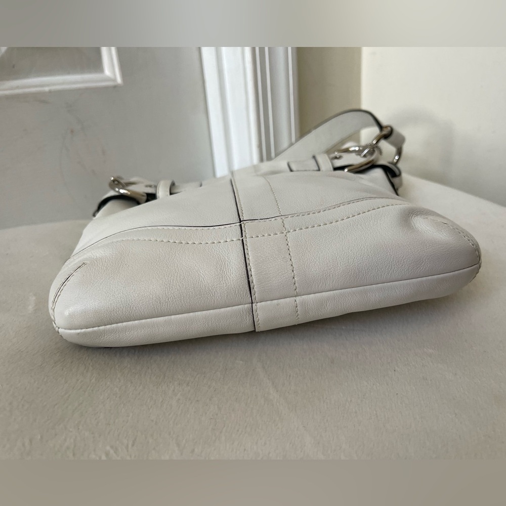 Coach Soho White Leather Shoulder Bag like new - Picture 4 of 9